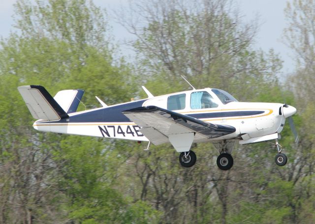 Beechcraft Bonanza (36) (N744B) - 1948 Beech A35 landing on 14 at the Shreveport Downtown airport.