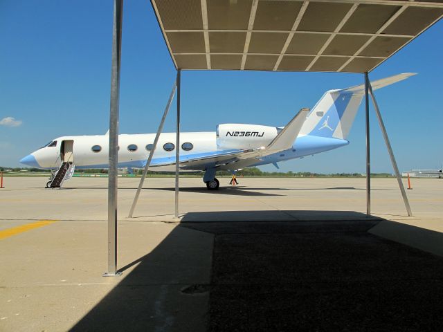 Gulfstream Aerospace Gulfstream IV (N236MJ)