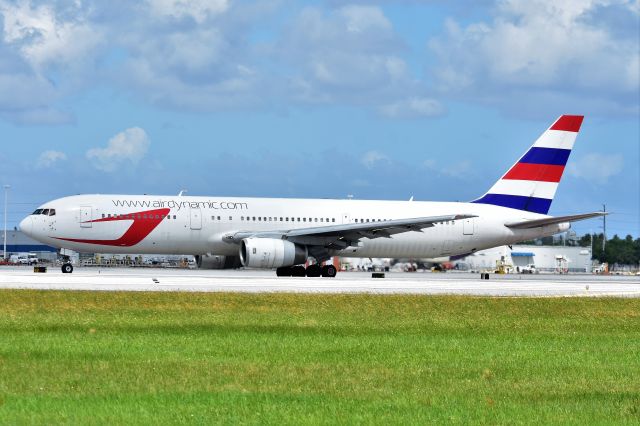BOEING 767-300 (N254MY)