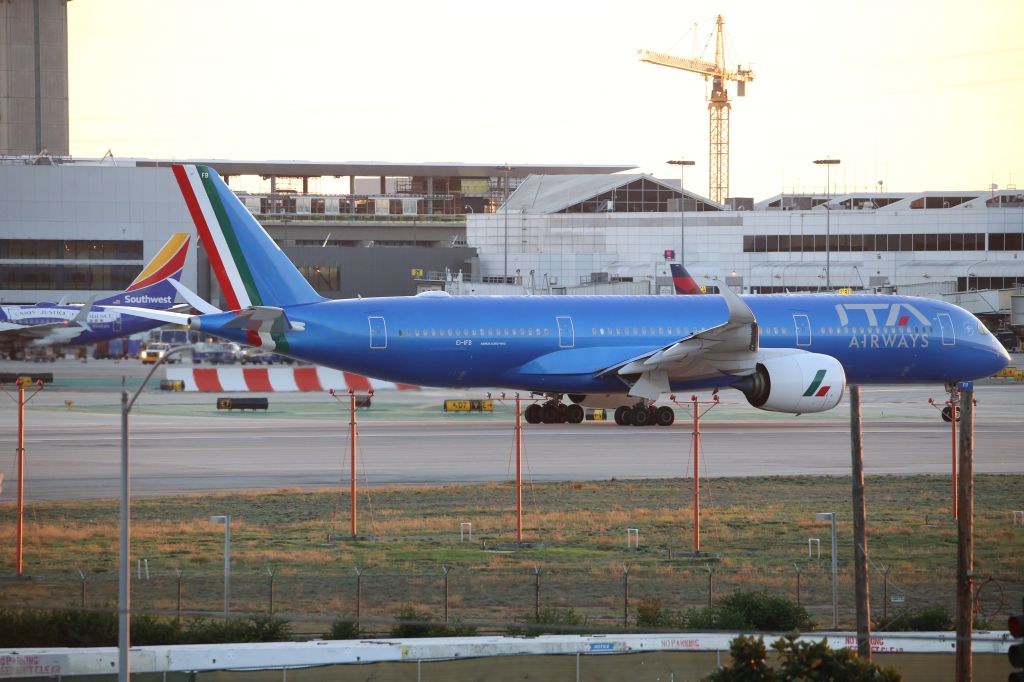 Airbus A350-900 (EI-IFB)