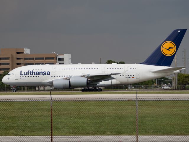 Airbus A380-800 (D-AIMA)