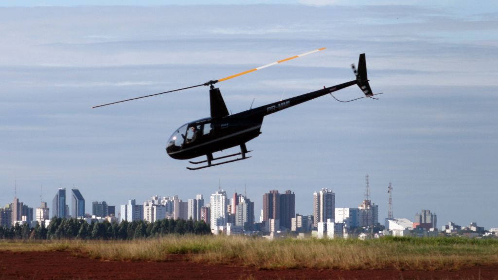 Robinson R-44 (PR-MMI)