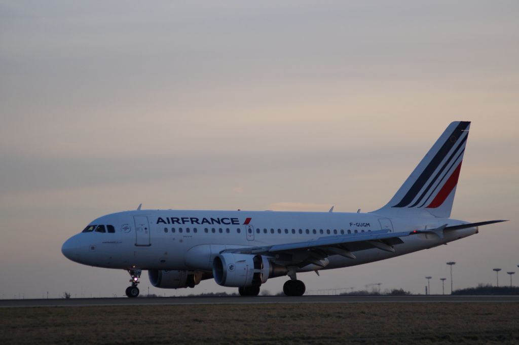 Airbus A318 (F-GUGM)