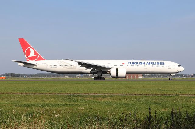 BOEING 777-300ER (TC-JJY)