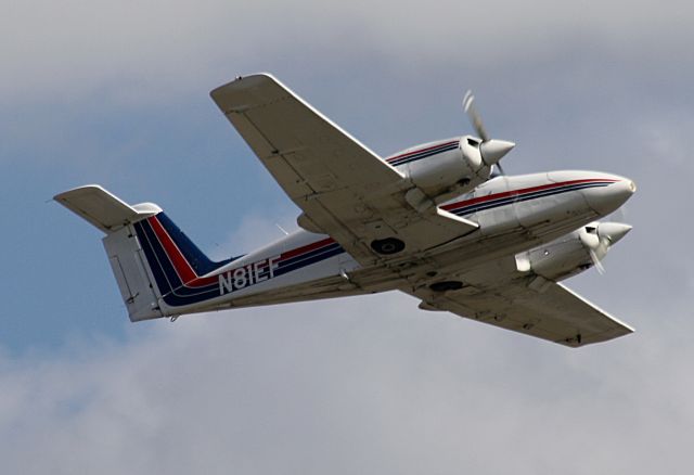 Piper PA-44 Seminole (N81EF)