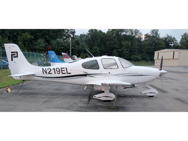 Cirrus SR-20 (N219EL) - A nice Cirrus!