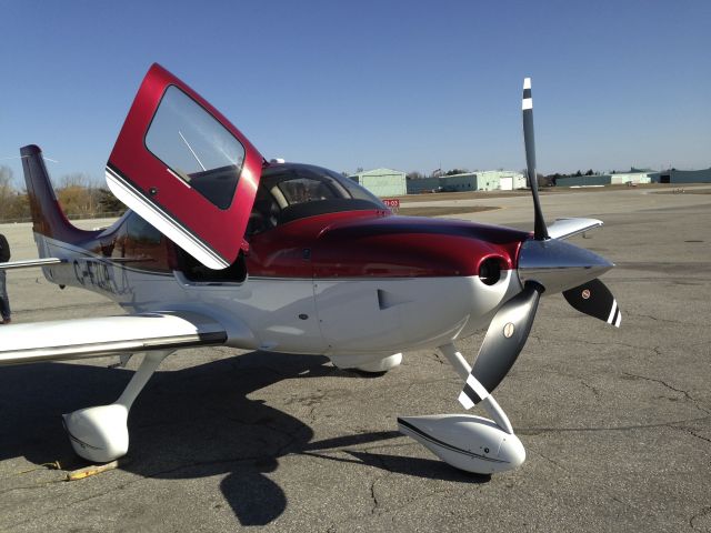 Cirrus SR-22 (C-FMKZ) - 2380911 Ontario Inc.