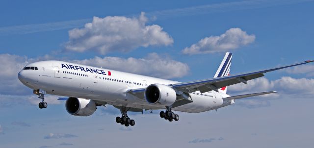 BOEING 777-300 (F-GZNO) - Air France F-GZNO 777-328 l/n 1007 c/n 38665 Nice day at the windsock at Paine Field, WA ... 4/07/12