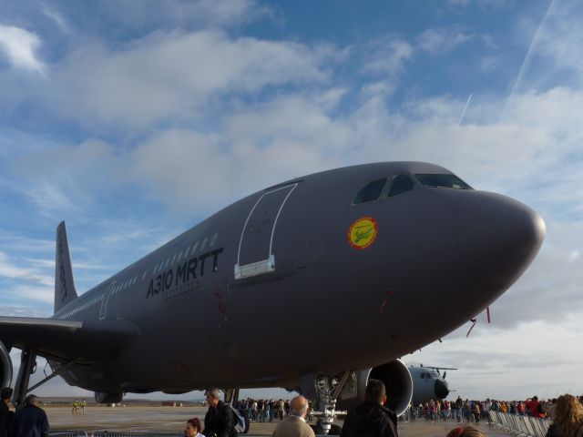 Airbus A310 (EC-HLA)