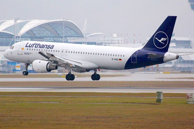 Airbus A320 (D-AIQS)