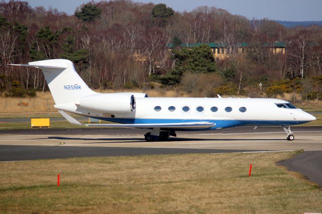 Gulfstream Aerospace Gulfstream G500 (N25NM) - Lining up to depart rwy 06 on 18-Mar-25 heading for EGBB.