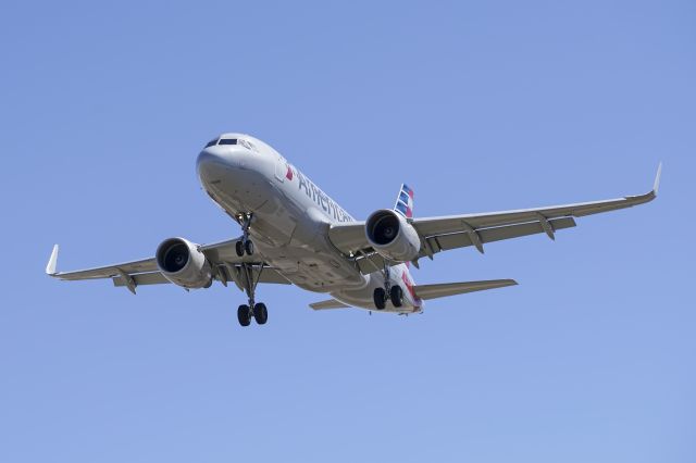 Airbus A319 (N4032T)