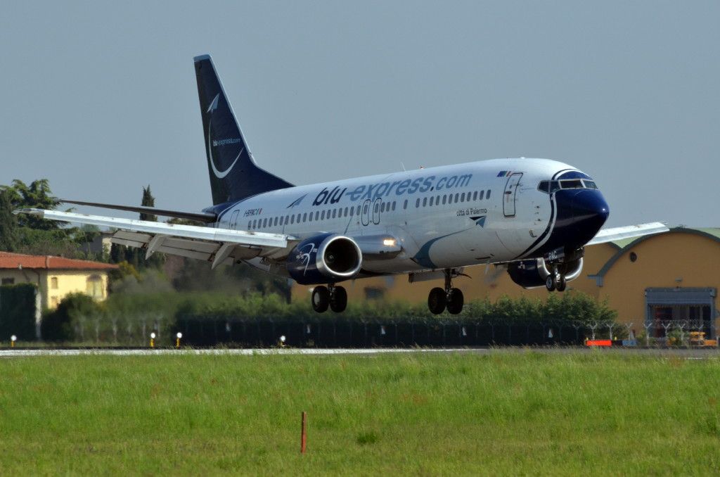 Boeing 737-700 (I-BPAC)