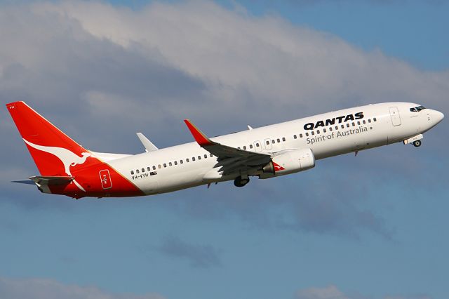 Boeing 737-800 (VH-VYH) - from my "Sydney 2007" archives