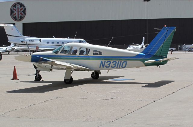 Piper Cherokee (N33110)