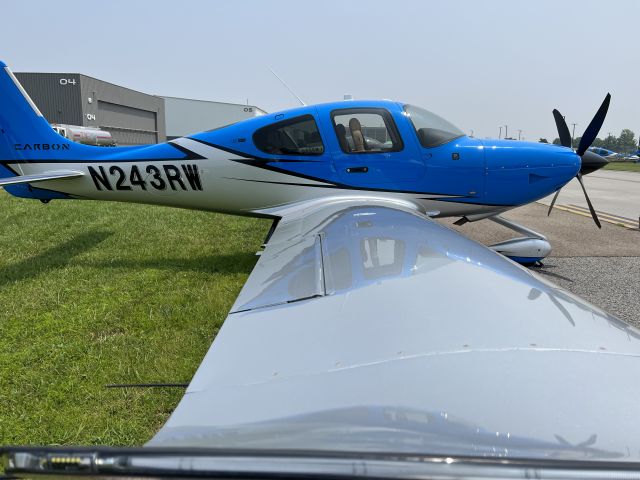 Cirrus SR-22 (N243RW)