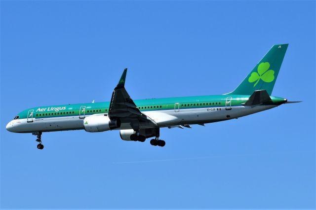 Boeing 757-200 (EI-CJX)