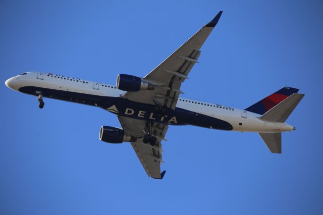 Boeing 757-200 (N538US)