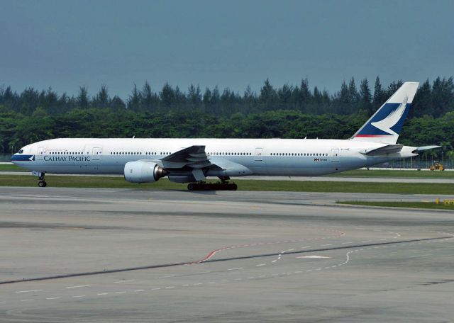BOEING 777-300 (B-HNE)