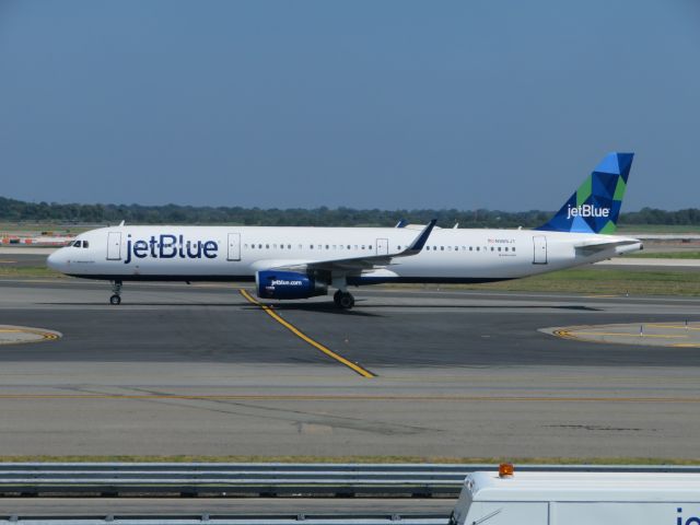 Airbus A321 (N985JT) - Here is a JetBlue Mint A321 taxiing for a departure to San Juan at New York JFK.