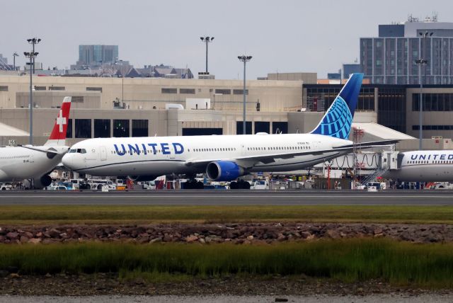 BOEING 767-400 (N76065) - EWR weather diversion on 8/3/24.