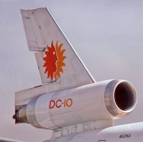 McDonnell Douglas DC-10 (N62NA)