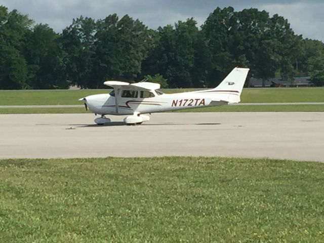 Cessna Skyhawk (N172TA) - Date Taken: May 31, 2019br /Airport: London-Corbin Airport