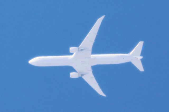 N69059 — - N69059 Boeing B-767 224 United Airlines UA963 De Berlin BER. Vers Newark EWR. Altitude 975 Mètres. Vitesse 829 KM/H. Survolant la ville de Lavaltrie QC. Le 24-01-2024 à 11:26.