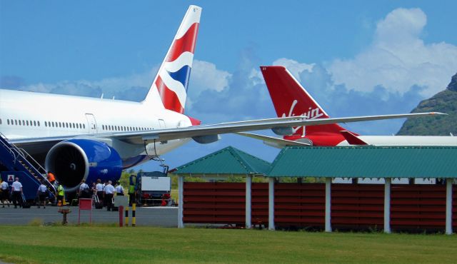 Boeing 777-200 (G-VIIO)