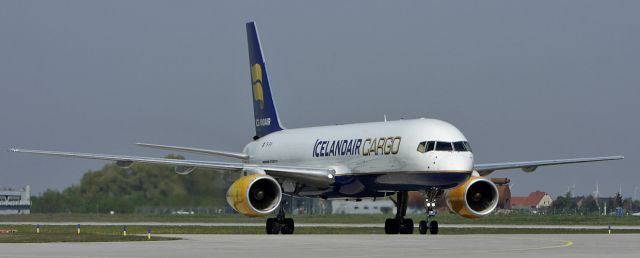 Boeing 757-200 (TF-FIH) - Flying for DHL, Spottin in Leipzig Runway North