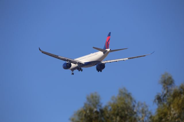 Airbus A330-900 (N410DZ)