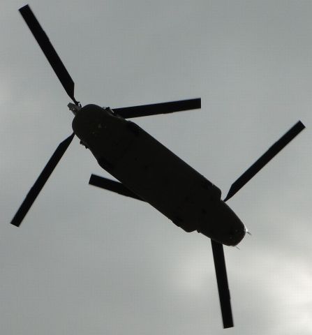 ASAP Chinook (0408713) - Passing directly overhead and turning easterly