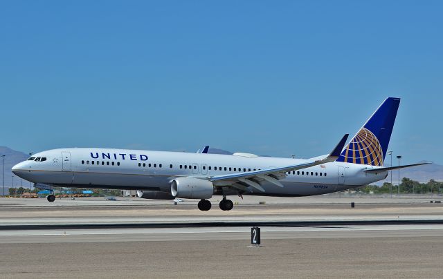 Boeing 737-900 (N69824) - N69824 United Airlines 2014 Boeing 737-924(ER)(WL) - cn 42179 / ln 4907 - First Flight: 02 May 2014br /Delivered:  09 May 2014br /br /Las Vegas - McCarran International Airport (LAS / KLAS)br /USA - Nevada, June 27, 2014br /Photo: Tomás Del Coro