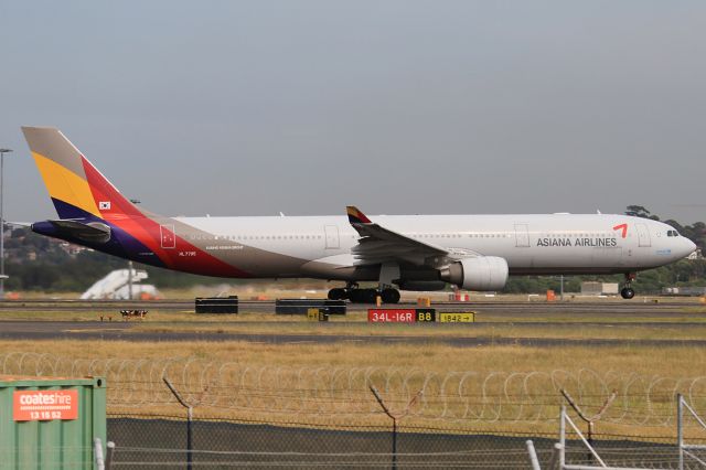 Airbus A330-300 (HL7795)