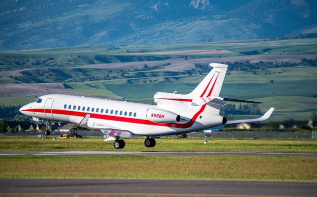 Dassault Falcon 8X (N988H) - Honeywell Falcon 8X landing at KBZN.