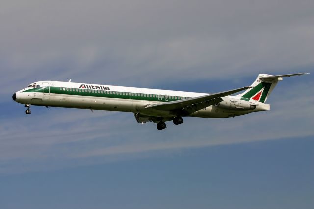 McDonnell Douglas MD-82 (I-DATG)