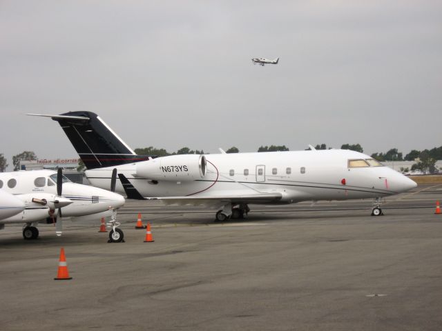 Canadair Challenger (N673YS) - Parked at Santa Ana