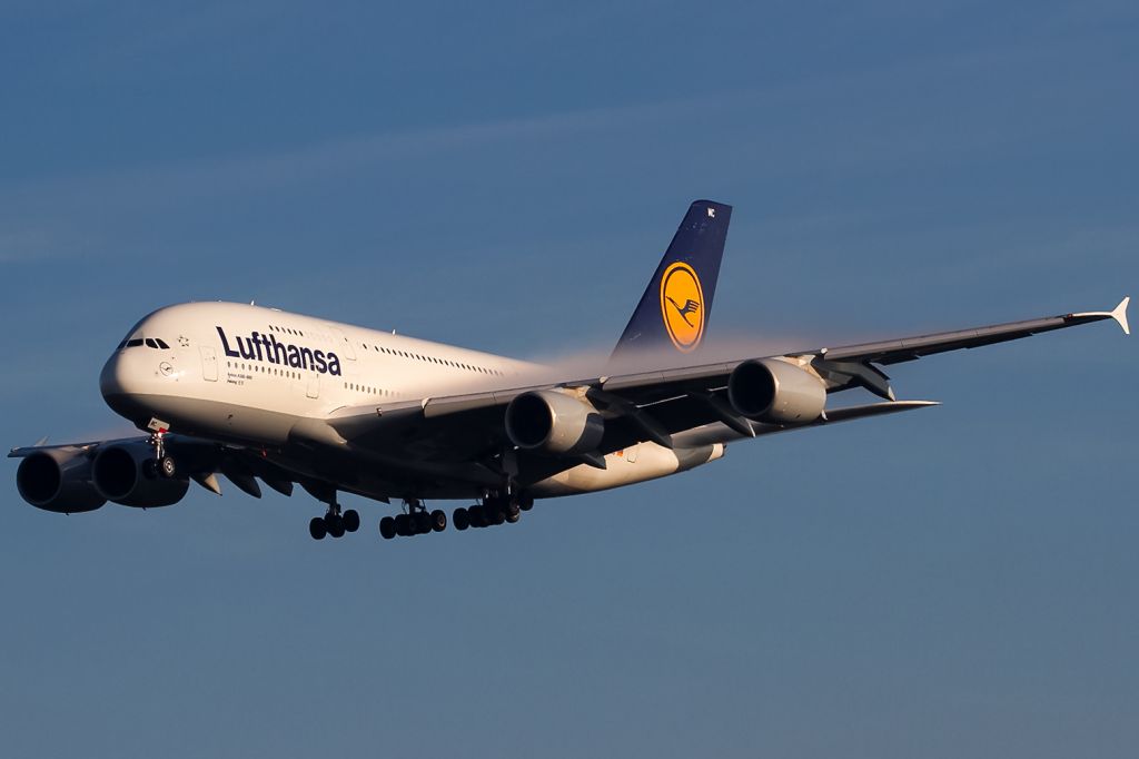 Airbus A380-800 (D-AIMC)