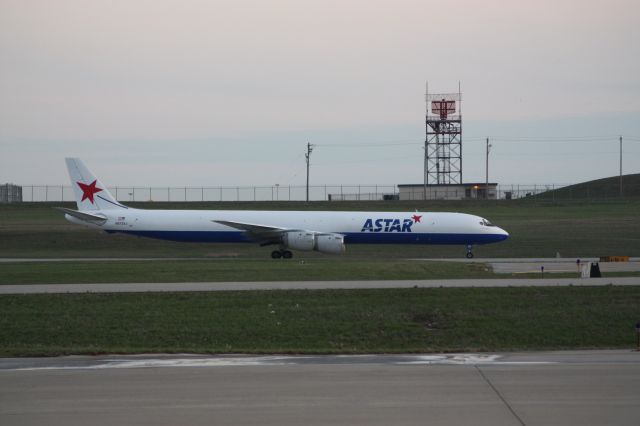 McDonnell Douglas DC-8-70 (N873SJ) - Taxing to 27 for takeoff