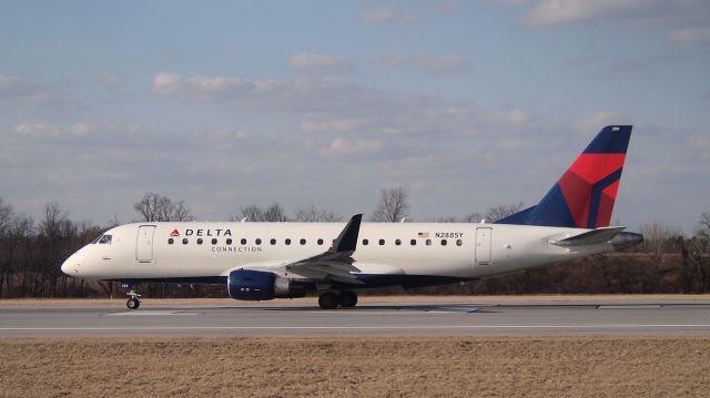 Embraer 175 (N288SY)