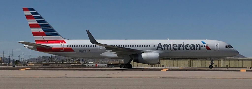 Boeing 757-200 (N202UW) - PHX taxiway bravo T4 N1 20APR19