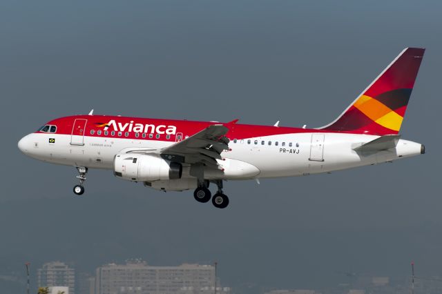 Airbus A318 (PR-AVJ)