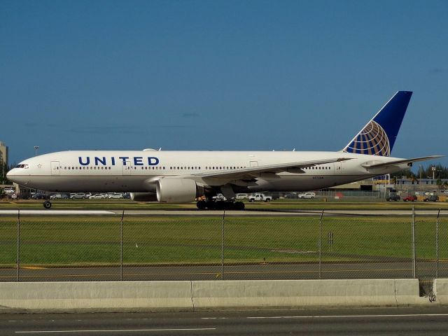 Boeing 777-200 (N775UA)