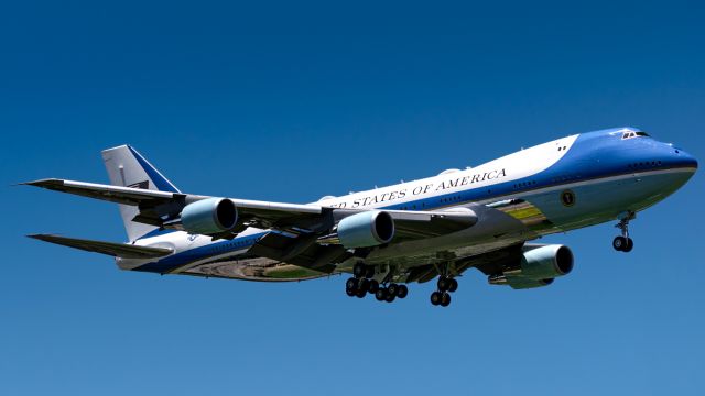 Photo of Boeing 747-200 (92-9000) - FlightAware Photo of Boeing 747-200 (92-9000) - FlightAware
