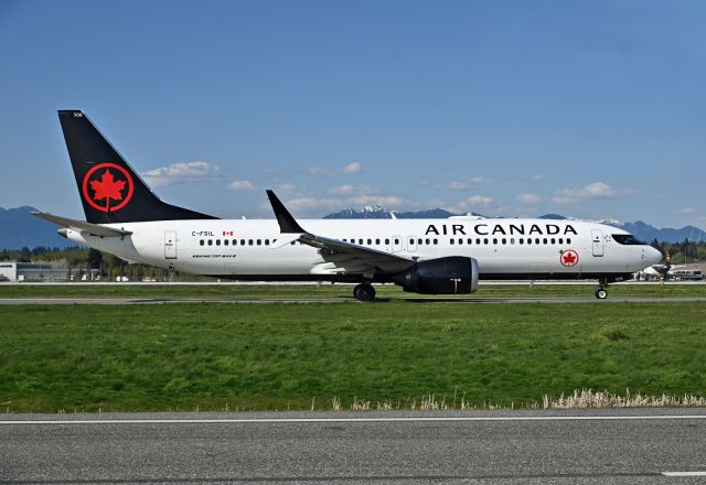 Boeing 737 MAX 8 (C-FSIL)