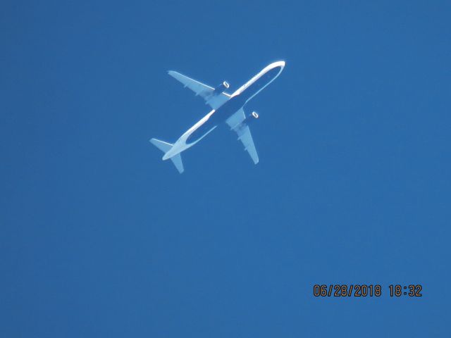 Airbus A321 (N988JT)