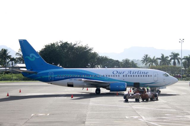 BOEING 737-300 (VH-INU)