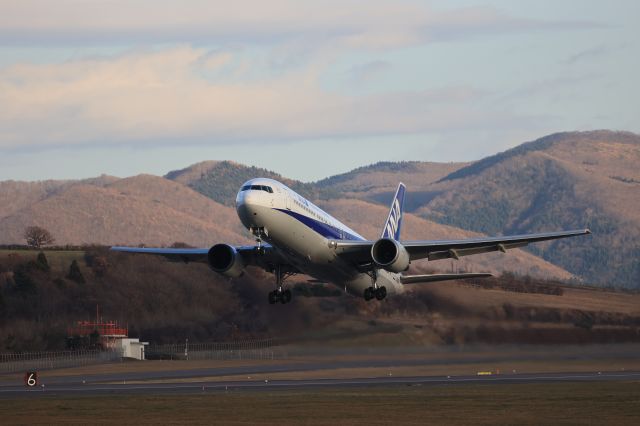 BOEING 767-300 (JA608A) - December 5th 2020:HKD-HND.