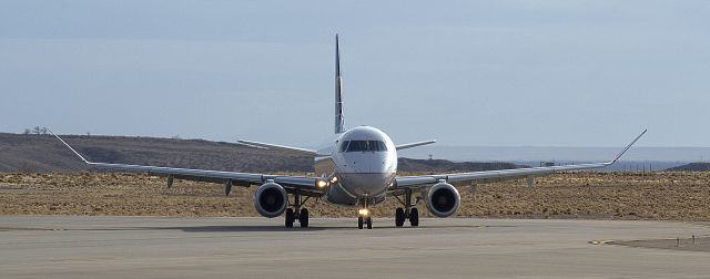 Embraer 175 (N84307)