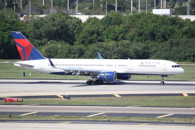 Boeing 757-200 (N553NW) - Delta Flight 1991 (N553NW) arrives on Runway 1L at Tampa International Airport following a flight from Hartsfield-Jackson Atlanta International Airport